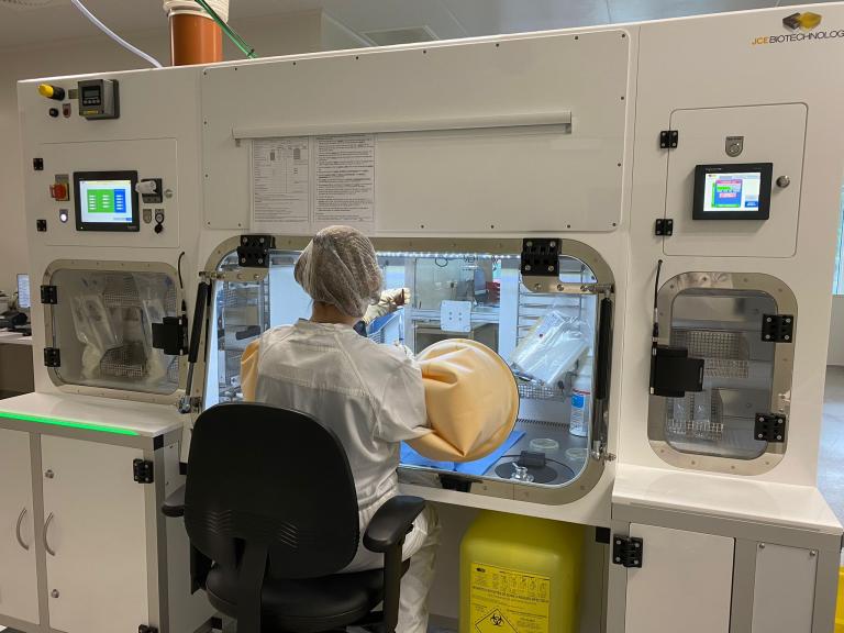 Cleanroom - copyright AZ Turnhout